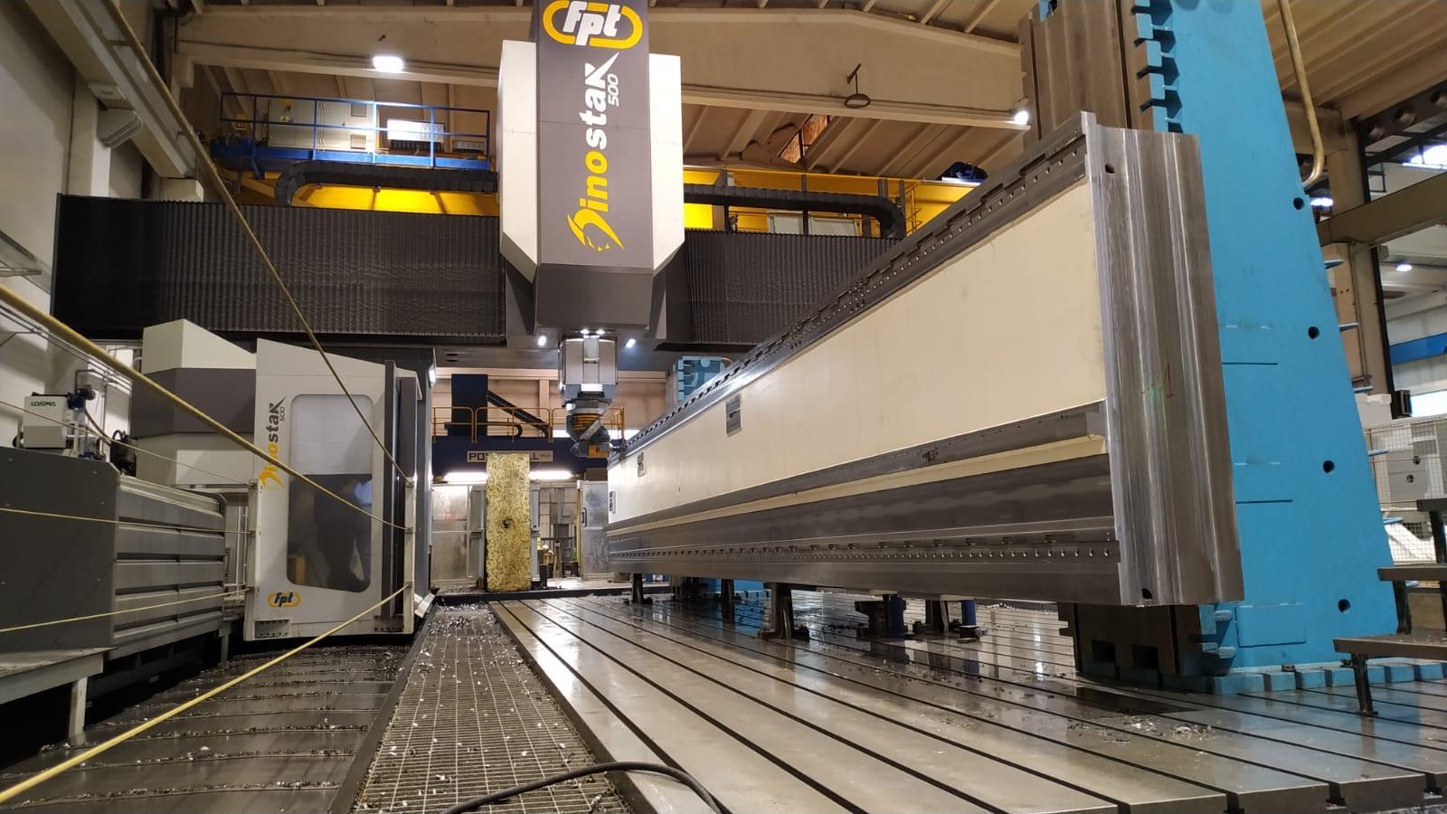 Fresatrice CNC a testa mobile
